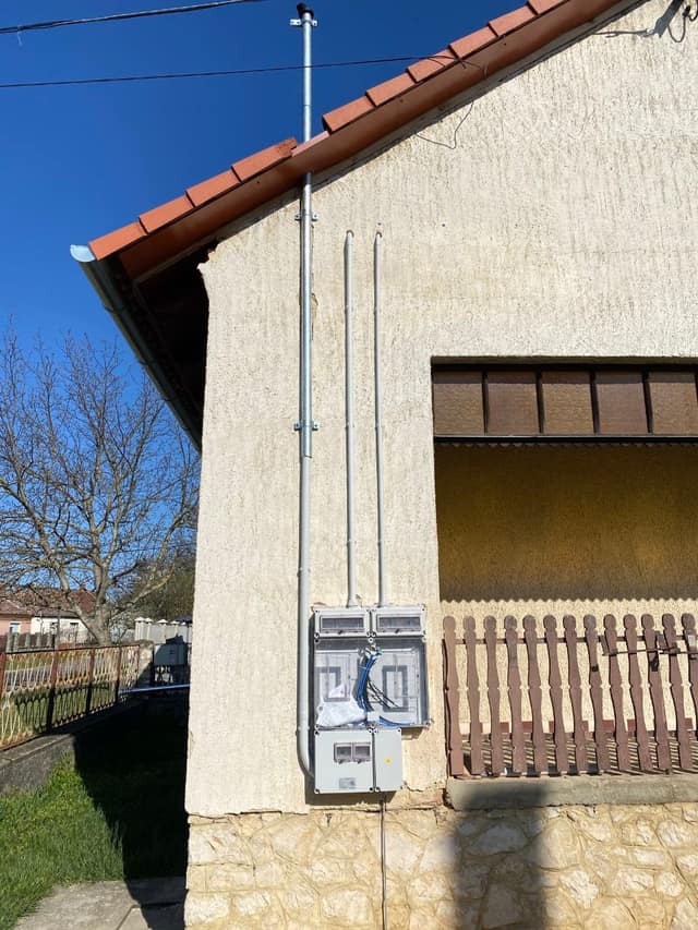 Külső mérőhely a ház falán